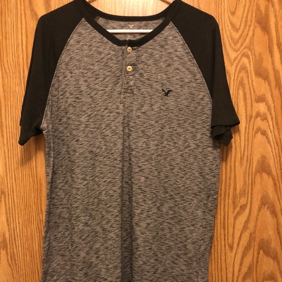American Eagle Outfitters Other - American Eagle Outfitters men’s medium v-neck